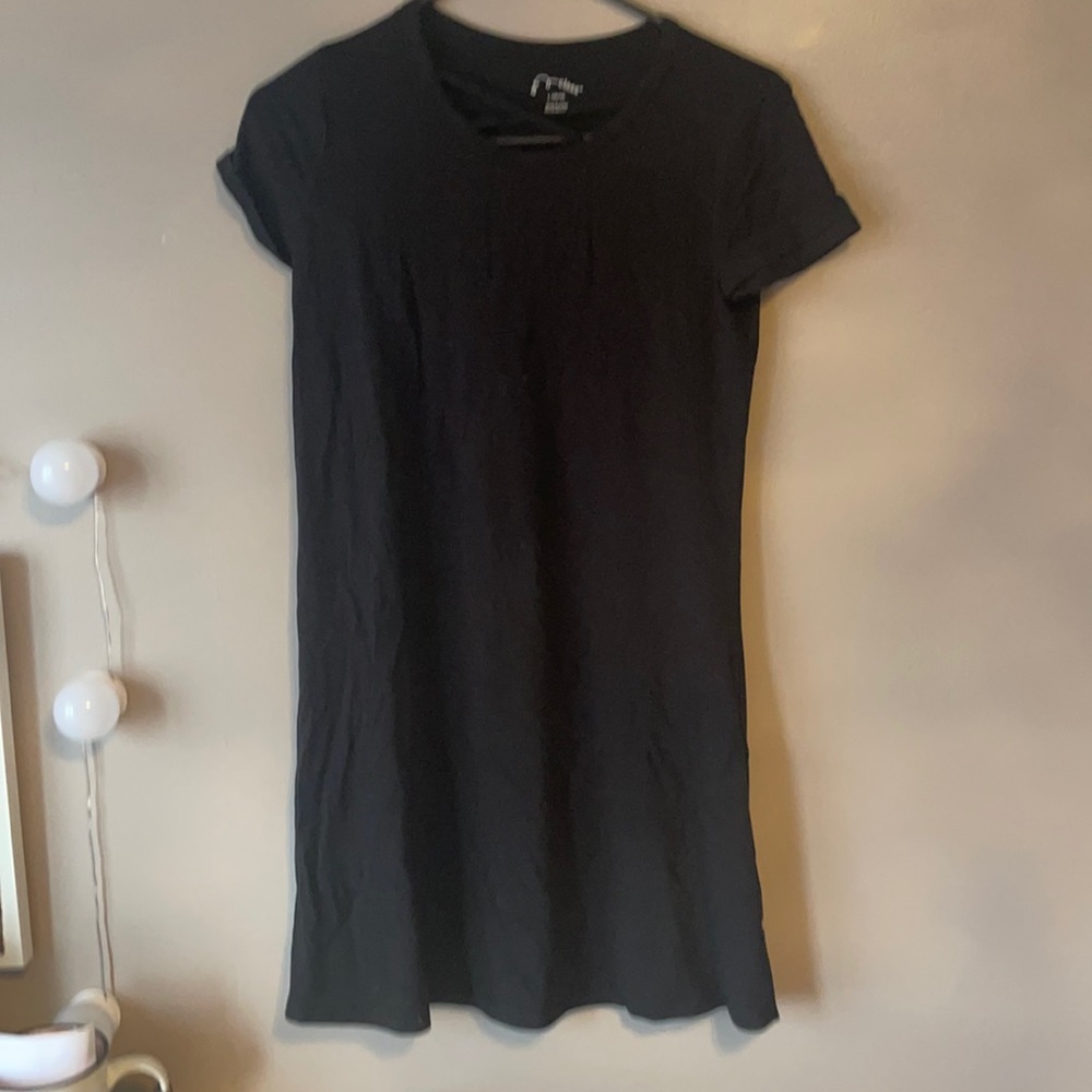 black long dress crossed at the top